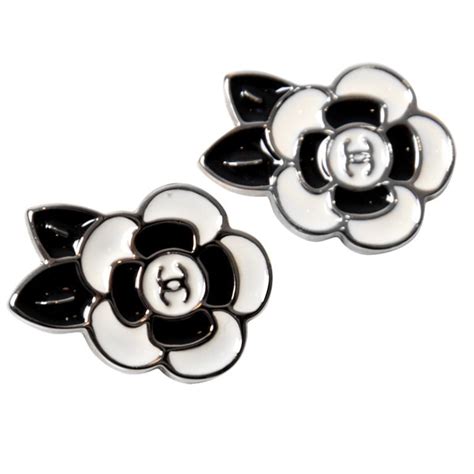 chanel black and white flower earrings